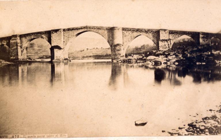 A Ponte Vella de Ourense. Fot. Anónimo, ca. 1890.